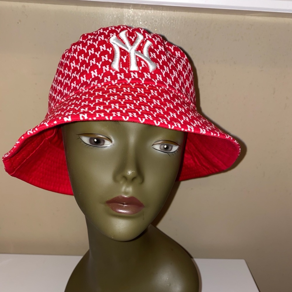 Bucket Hat